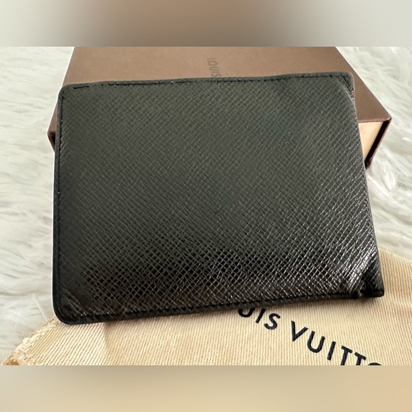 Authentic Louis Vuitton Taiga Leather Black Mens Wallet - Picture 7 of 15